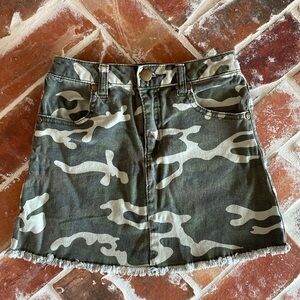 Gb girls camo skirt from Dillards. Size 7 super cute with UGG boots or Birks